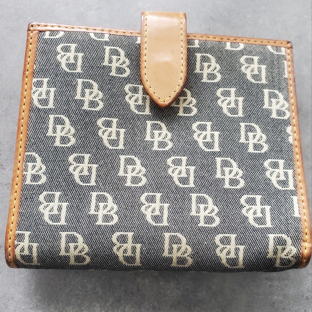 Wallet - Picture 2 of 4